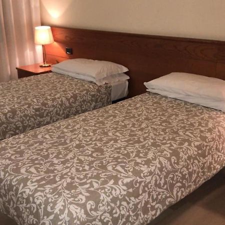 Hotel Select SantʼIlario dʼEnza Extérieur photo